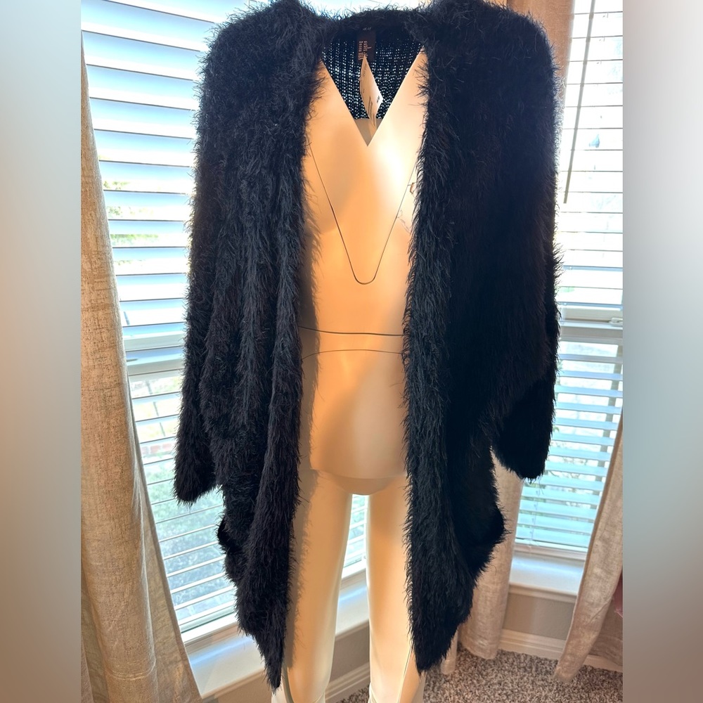 H&M Black Extremely SOFT cardigan. Size M/L